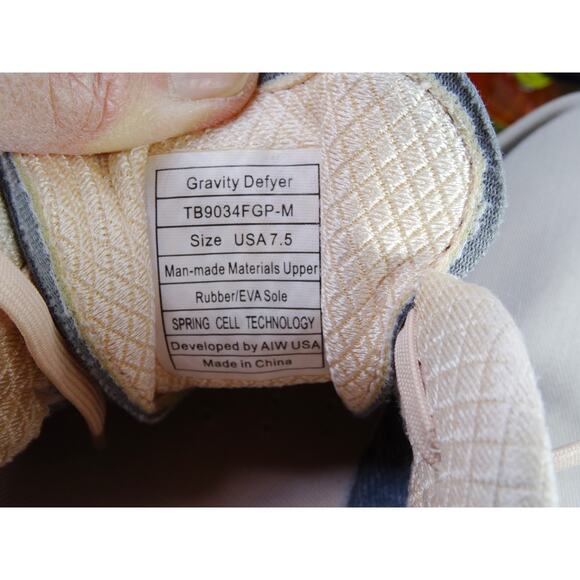 GDEFY Gravity Defyer XLR8 Run Gray Peach Women 7.5 Used In Very Good Condition - Picture 11 of 12